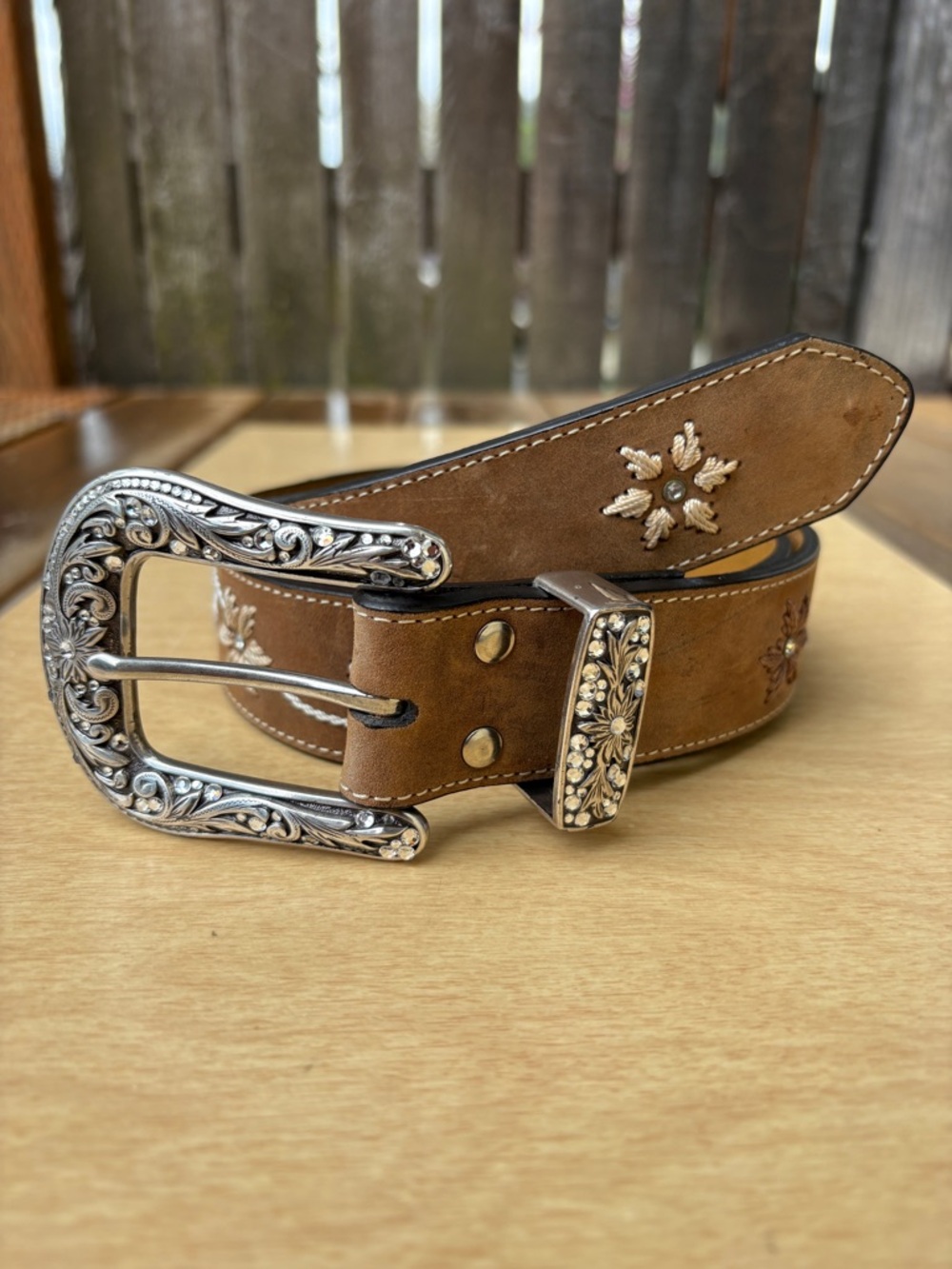 Nocona Wm's Brown Floral Embroidered Rhinestone Apache Bay Leather Belt in Sz M